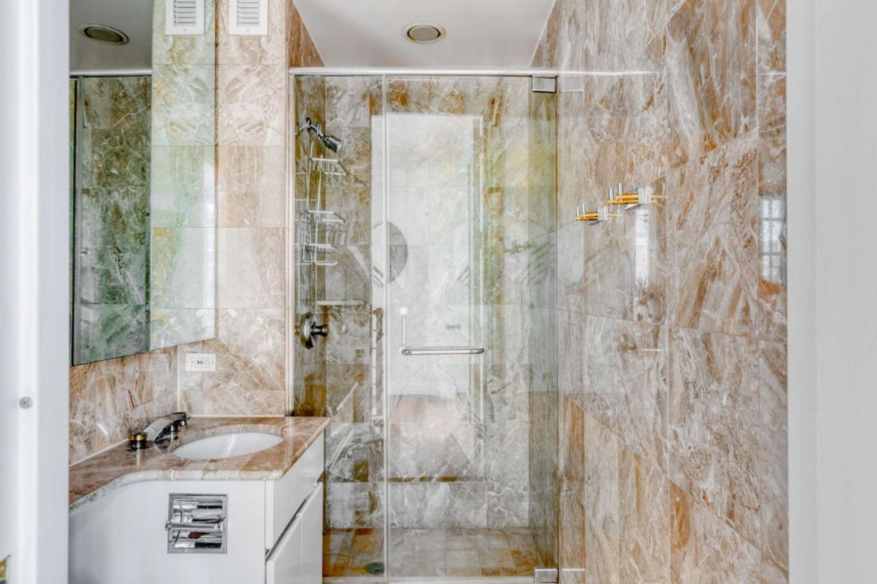 Midtown East 5br W Balconies Nr Park Nyc-1086 *