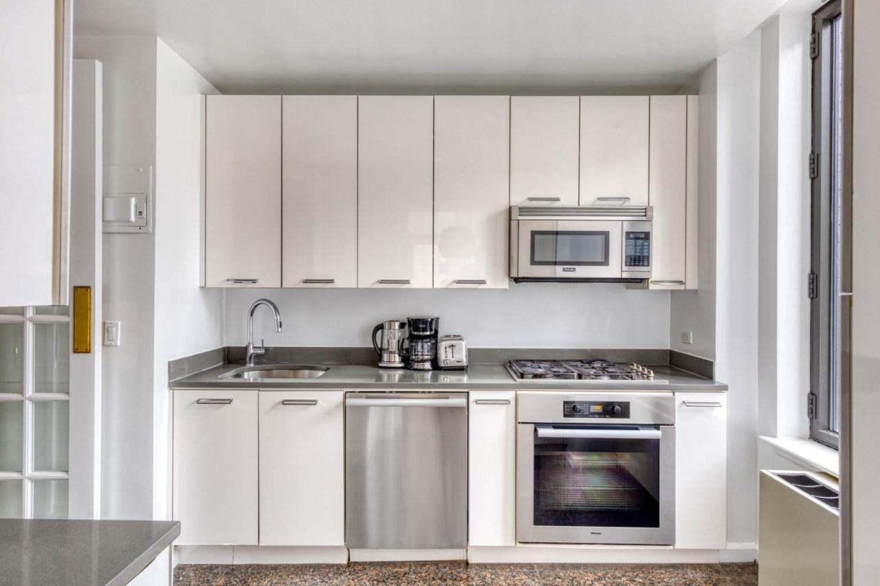 Midtown East 5br W Balconies Nr Park Nyc-1086 *