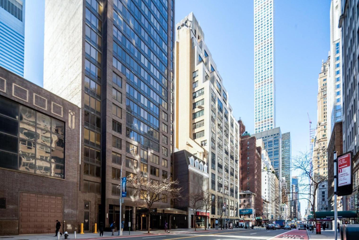Apartment Midtown East 5br W Balconies Nr Park Nyc-1086 *