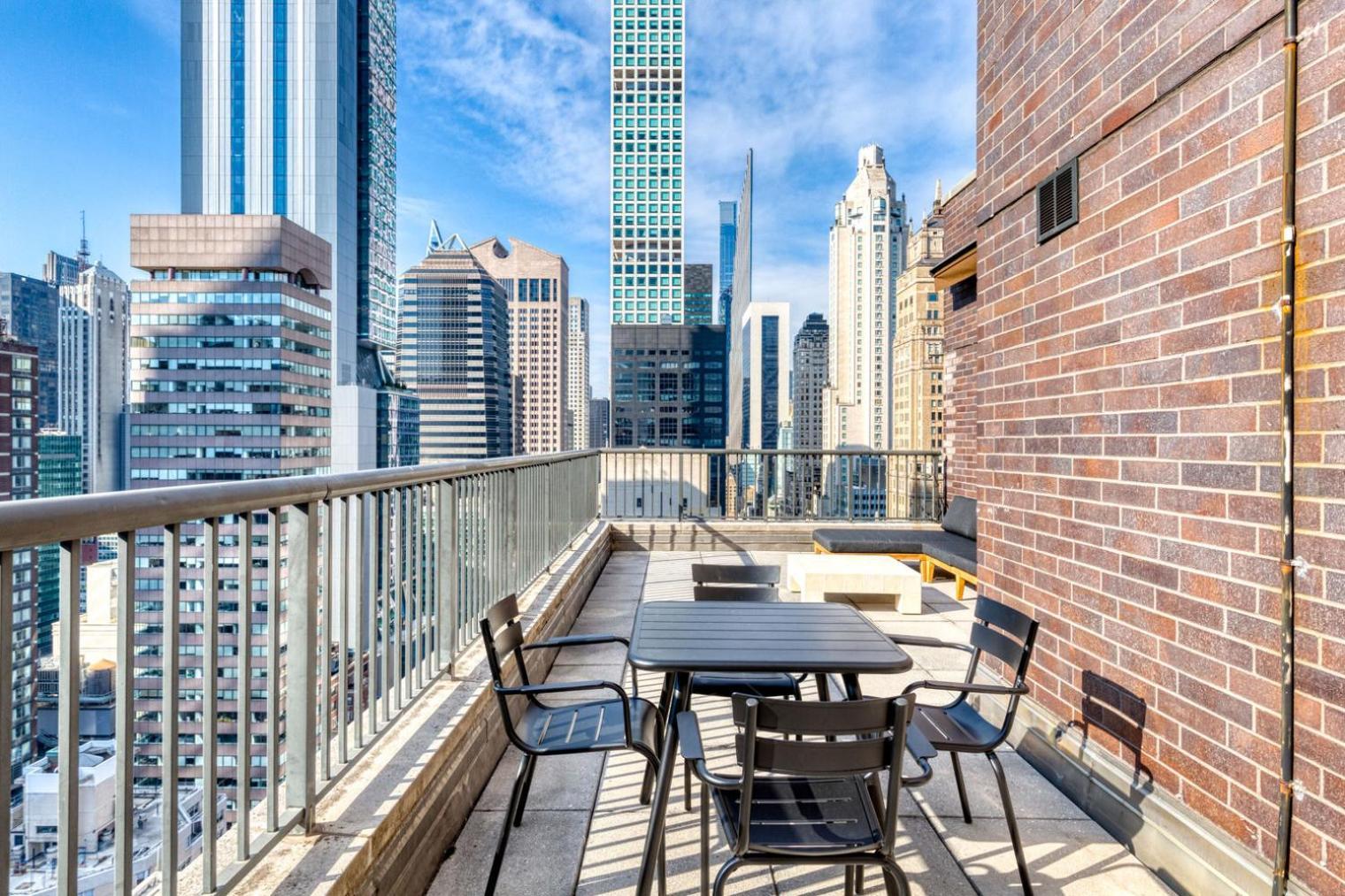 Apartment Midtown East 5br W Balconies Nr Park Nyc-1086